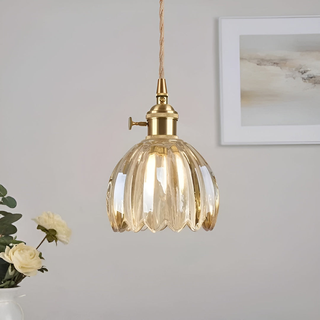 Pendant light with flower glass – Japanese design for cozy rooms | Stornfield