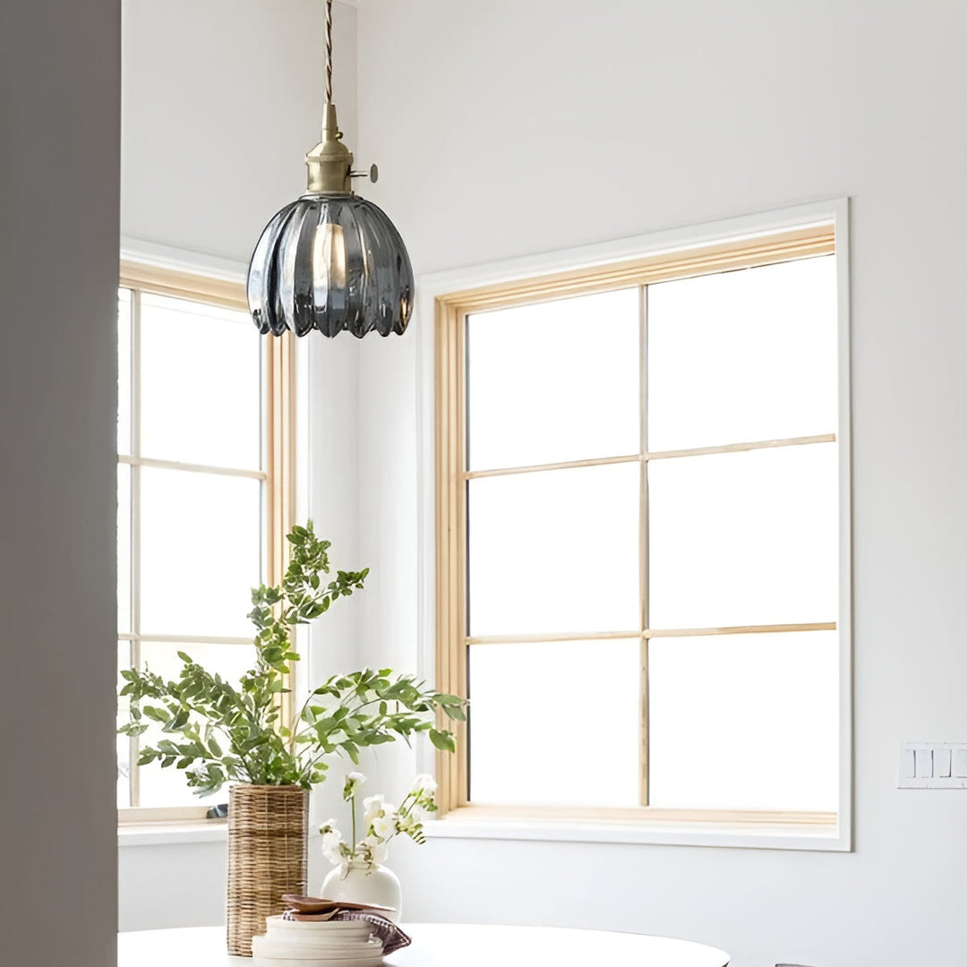 Pendant light with flower glass – Japanese design for cozy rooms | Stornfield