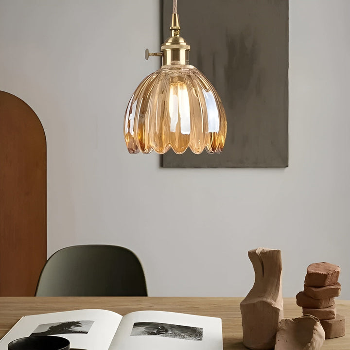 Pendant light with flower glass – Japanese design for cozy rooms | Stornfield