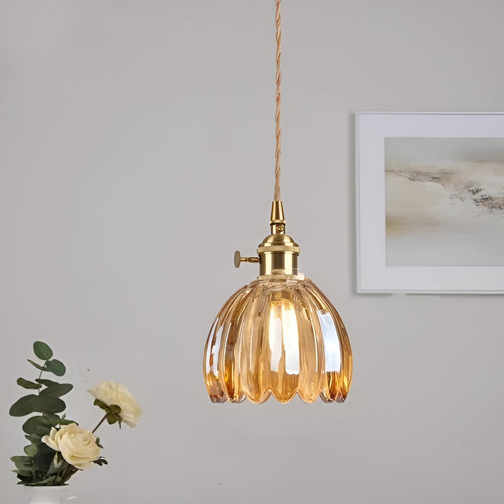 Pendant light with flower glass – Japanese design for cozy rooms | Stornfield