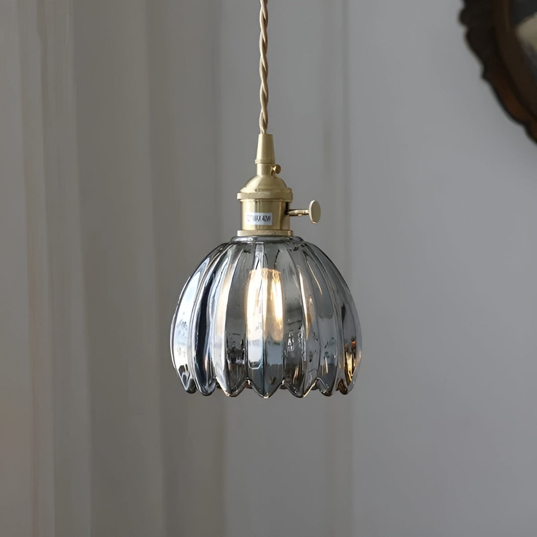 Pendant light with flower glass – Japanese design for cozy rooms | Stornfield
