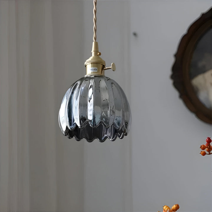 Pendant light with flower glass – Japanese design for cozy rooms | Stornfield