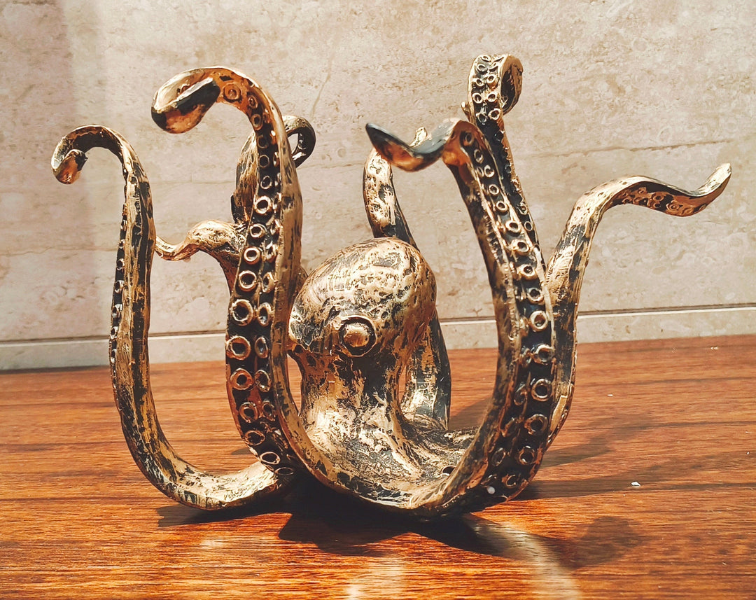 Kraken - Octopus Design Rustic Cruch Holder Bowl