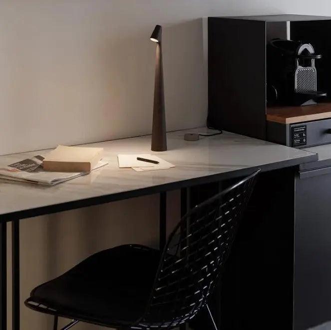 Stornfield | Dorsø - L'ummiere D'apol Table Lamp