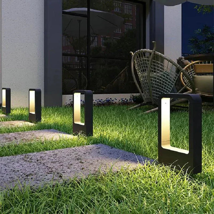 Stornfield | Elegant Aluminum Floor Lamp for Luxurious Outdoor Radiance
