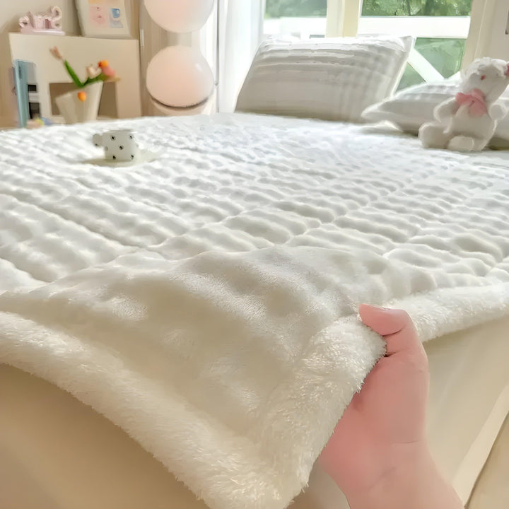 VelvetRest Bedding Set - Warmer Winter Milk Velvet Anti-Slip Mattress Cover | Stornfield