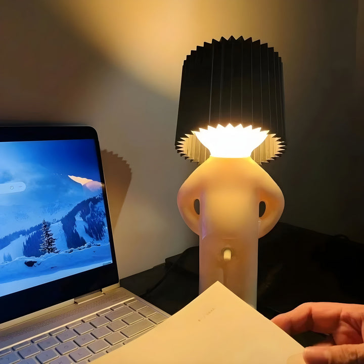 Stornfield | Lampe de table créative Sassy Boy – Éclairage unique pour chambre et espace de vie
