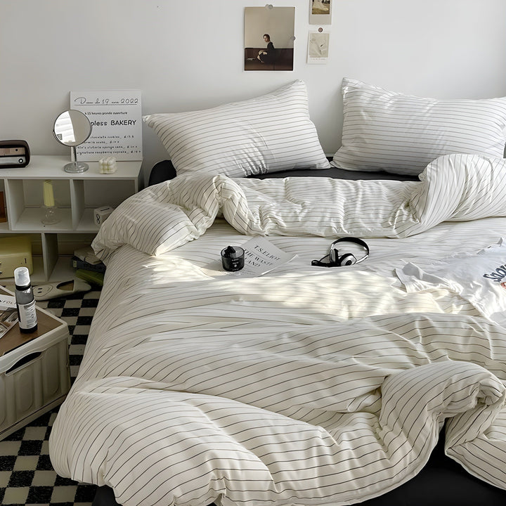 PureLoom Bedding Set - Modern skin-friendly bedding set (1 duvet + 1 flat sheet + 2 pillowcases) | Stornfield