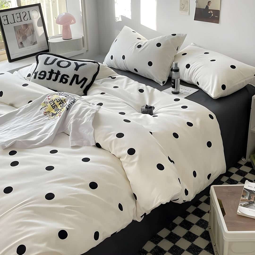 PureLoom Bedding Set - Modern skin-friendly bedding set (1 duvet + 1 flat sheet + 2 pillowcases) | Stornfield