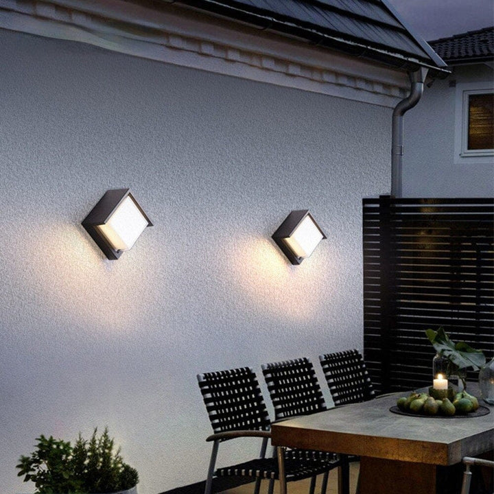 Motion Sensor Outdoor Wall Lamp – Modern Aluminium Design | Stornfield