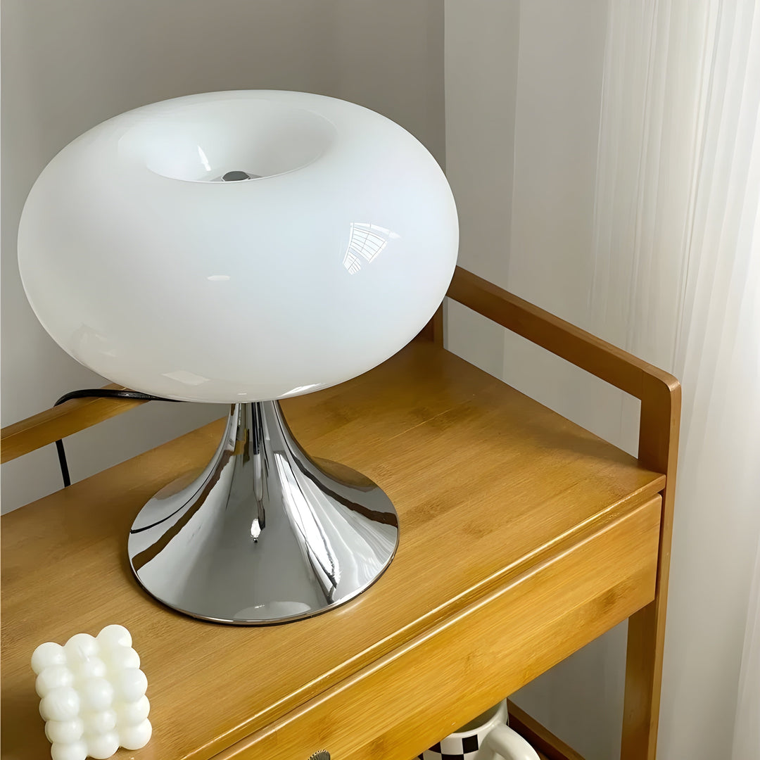 SereneCrystal Lamp - Elegant Retro Table Lamp | Stornfield