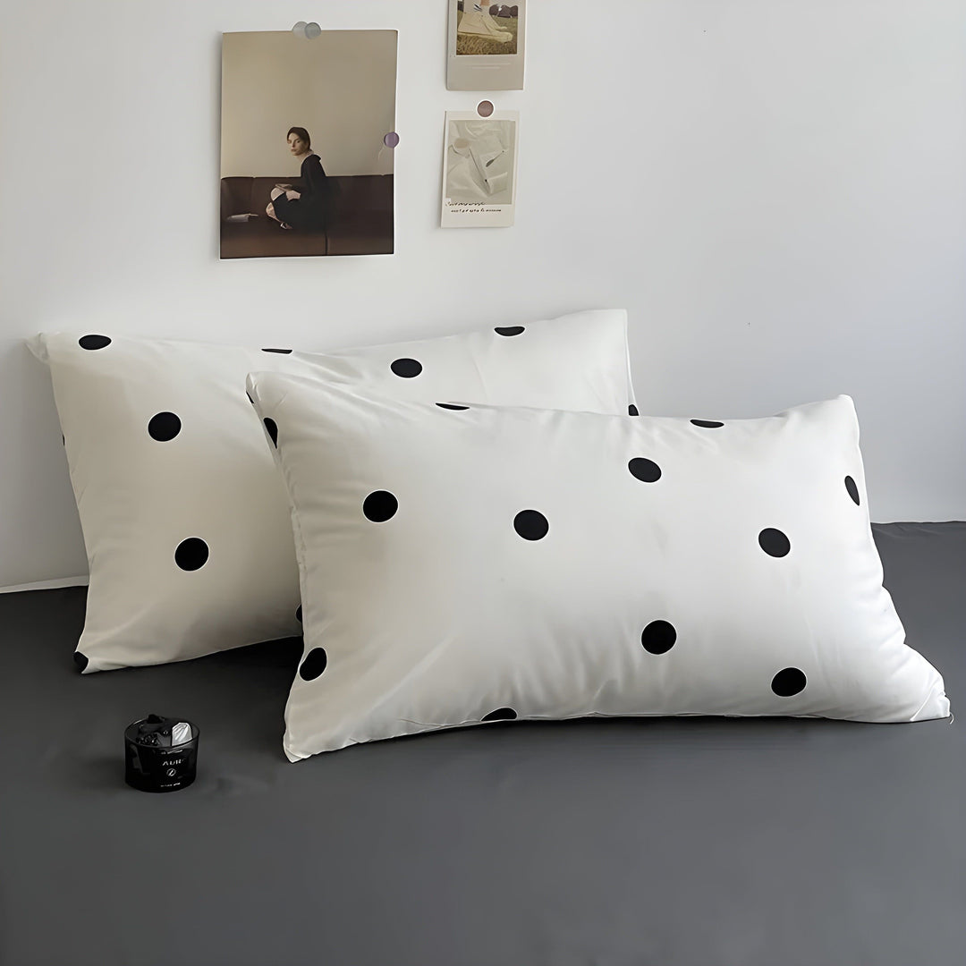 PureLoom Bedding Set - Modern skin-friendly bedding set (1 duvet + 1 flat sheet + 2 pillowcases) | Stornfield