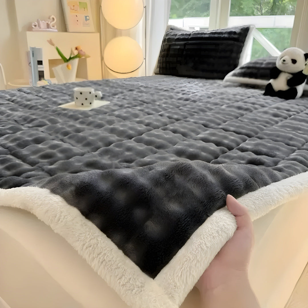 VelvetRest Bedding Set - Warmer Winter Milk Velvet Anti-Slip Mattress Cover | Stornfield