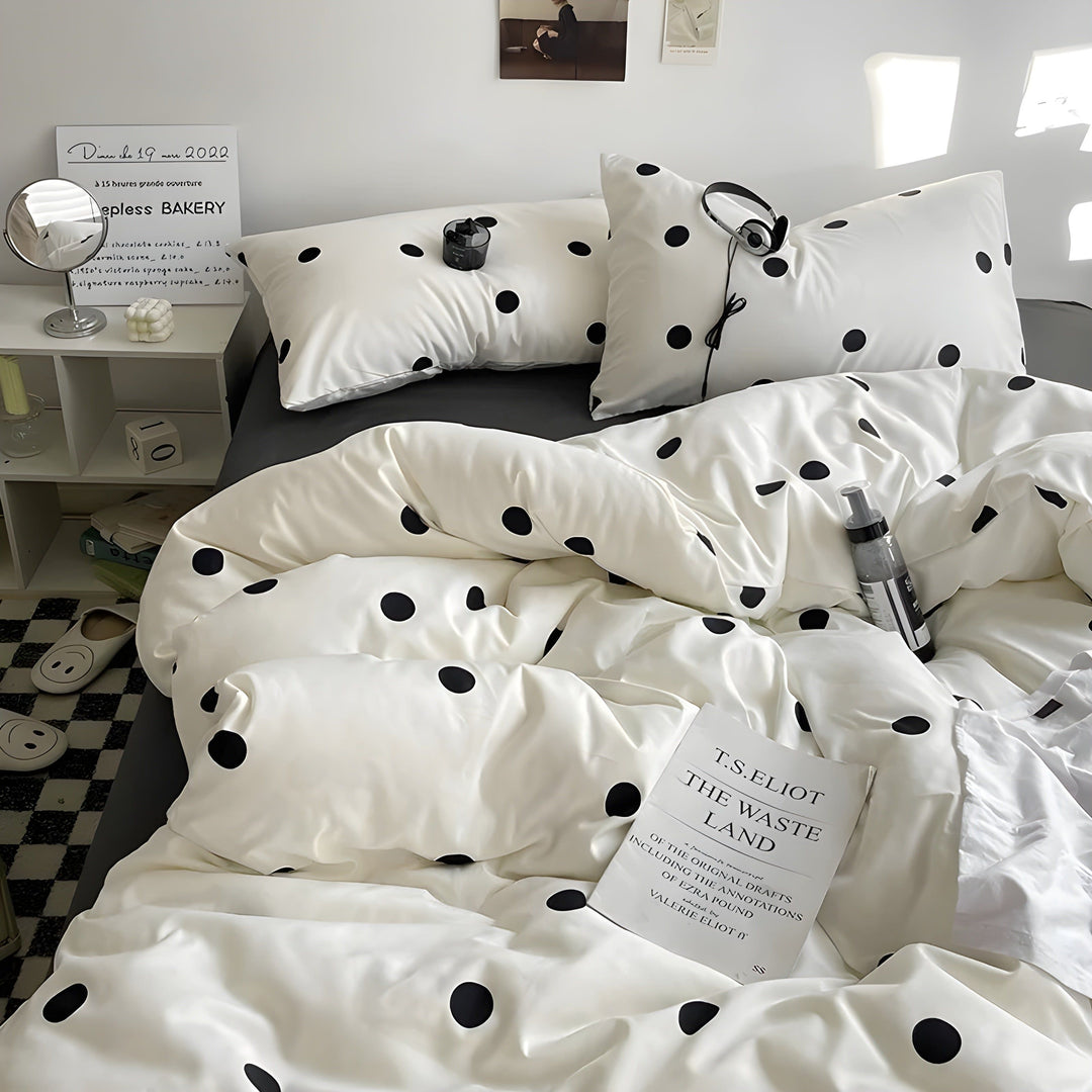 PureLoom Bedding Set - Modern skin-friendly bedding set (1 duvet + 1 flat sheet + 2 pillowcases) | Stornfield