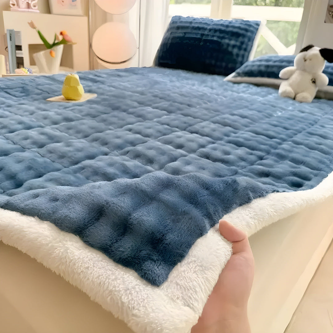 VelvetRest Bedding Set - Warmer Winter Milk Velvet Anti-Slip Mattress Cover | Stornfield