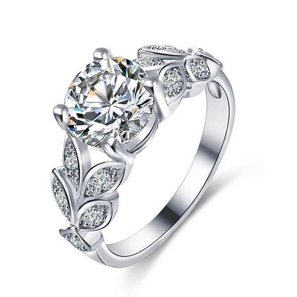 Flower Crystal Center Ring | Stornfield