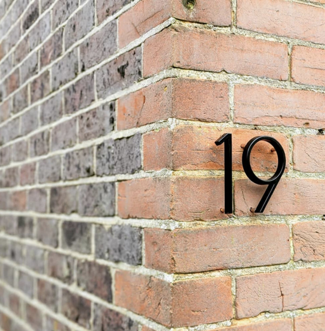 Stornfield | Black House Numbers