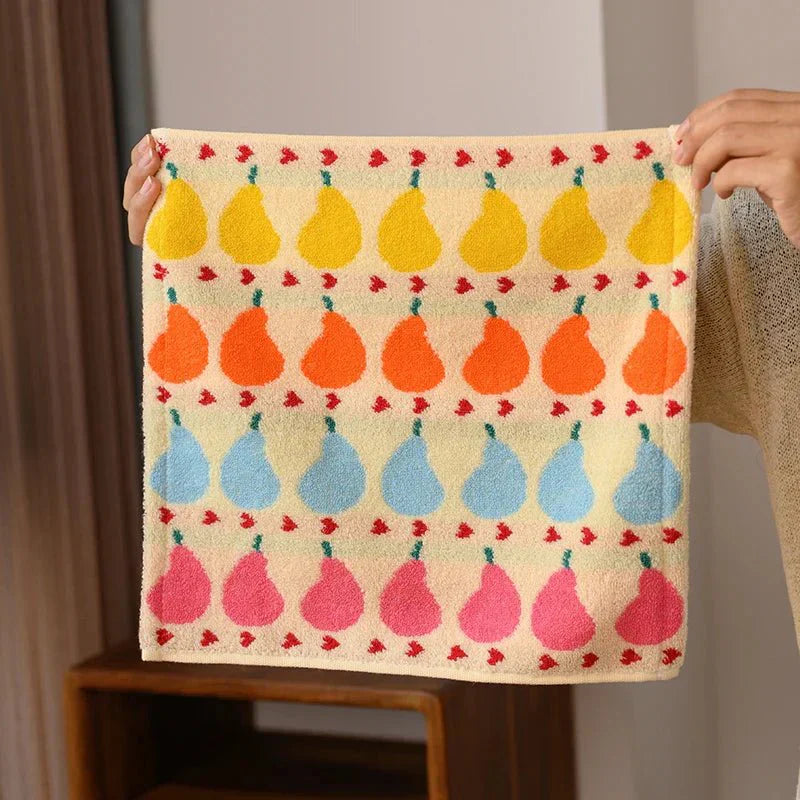 Stornfield | Soft children's towel made of cotton with pear motif