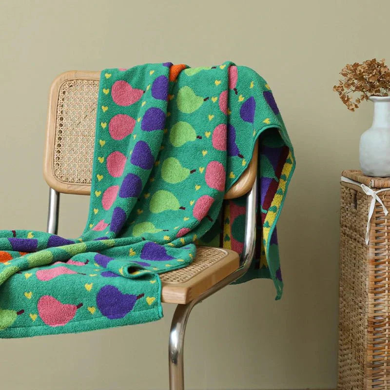 Stornfield | Soft children's towel made of cotton with pear motif