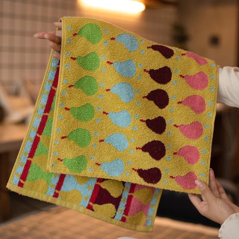 Stornfield | Soft children's towel made of cotton with pear motif