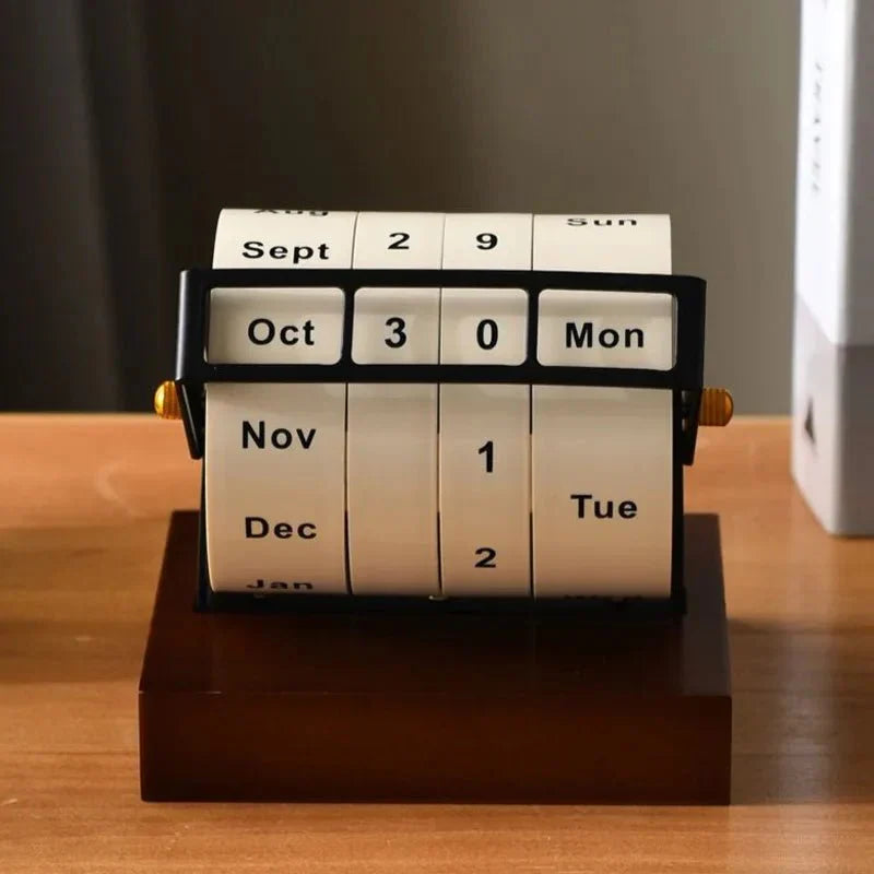 Stornfield | Perpetual Bicycle Desk Calendar