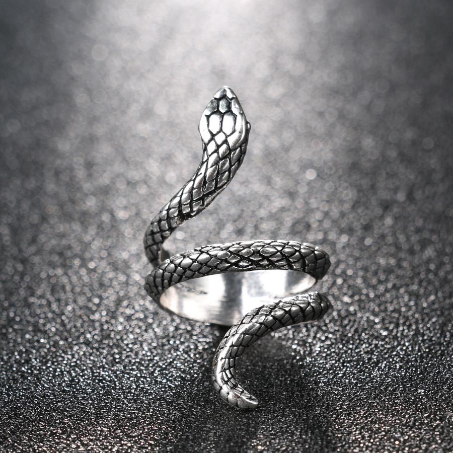 Covet - Serpentine Ring | Stornfield