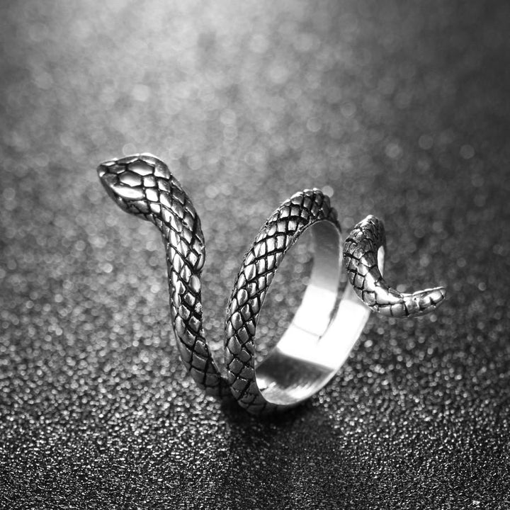 Covet - Serpentine Ring | Stornfield