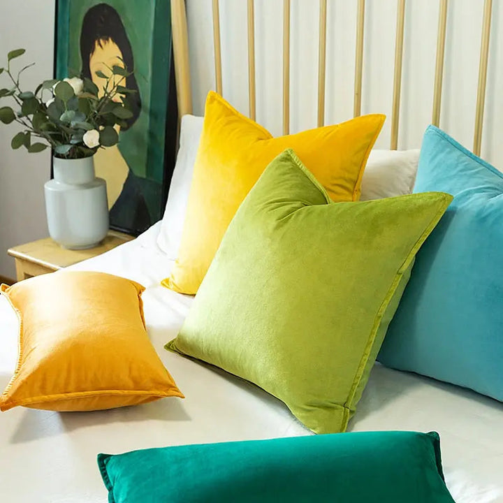 Stornfield | VelvetLuxe – Elegant Velvet Cushion Cover with Refined Details