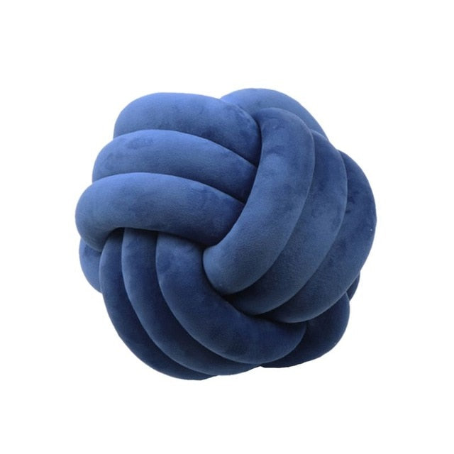 Stornfield | KNOT KISSING CUSHION