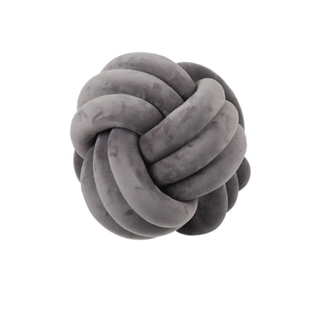 Stornfield | KNOT KISSING CUSHION