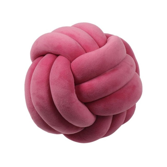 Stornfield | KNOT KISSING CUSHION