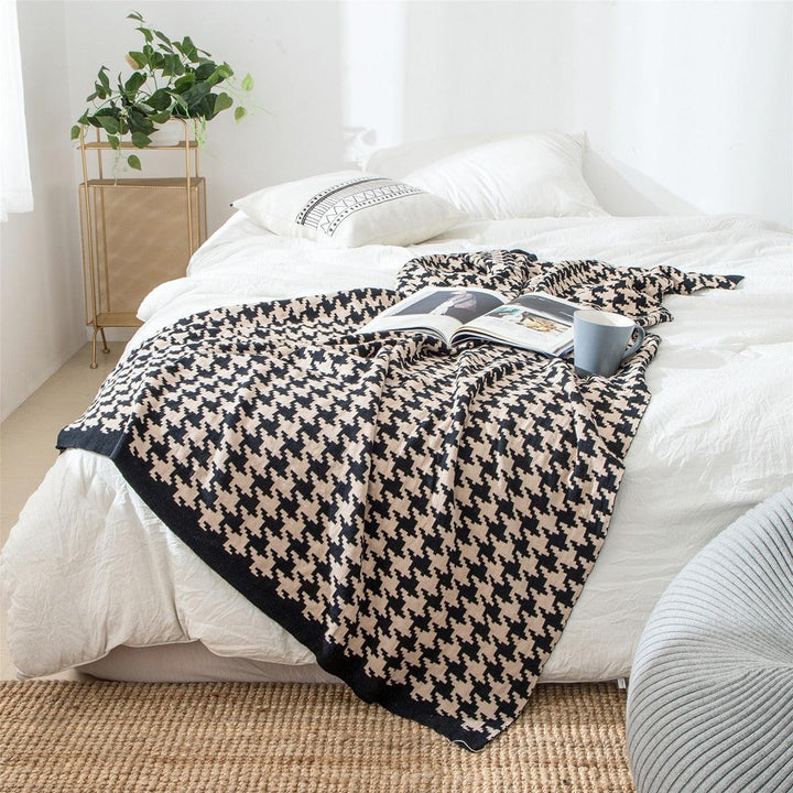 Stornfield | PlaidLuxe Houndstooth Blanket | Checkered Design | Soft & Comfortable | Various Sizes