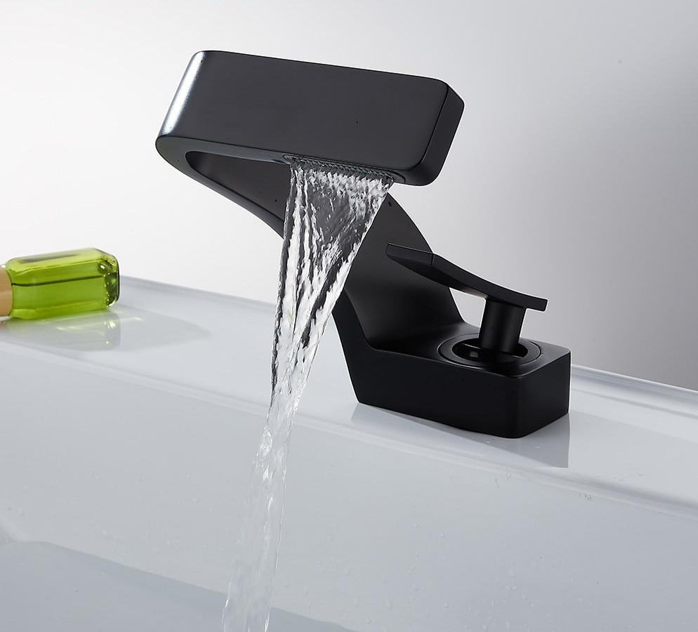 Everest - Modern Curved Faucet │ Daring and Refined Design | Stornfield