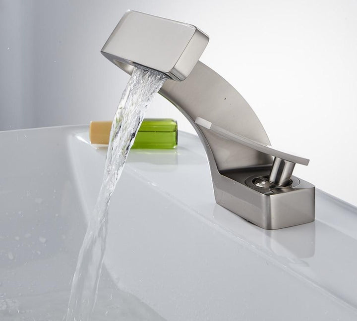 Everest - Modern Curved Faucet │ Daring and Refined Design | Stornfield