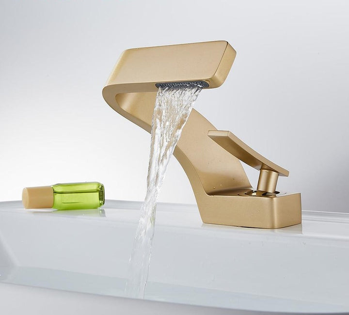 Everest - Modern Curved Faucet │ Daring and Refined Design | Stornfield