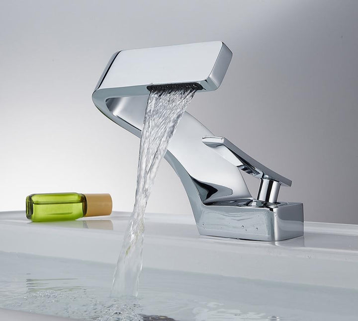 Everest - Modern Curved Faucet │ Daring and Refined Design | Stornfield