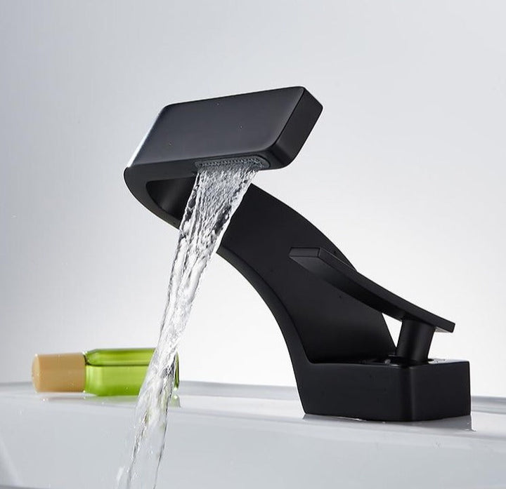 Everest - Modern Curved Faucet │ Daring and Refined Design | Stornfield