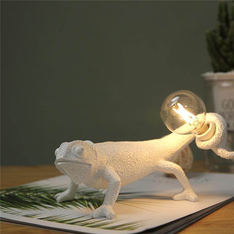 Nordic Modern Chameleon Lizard Desk Light | Stornfield