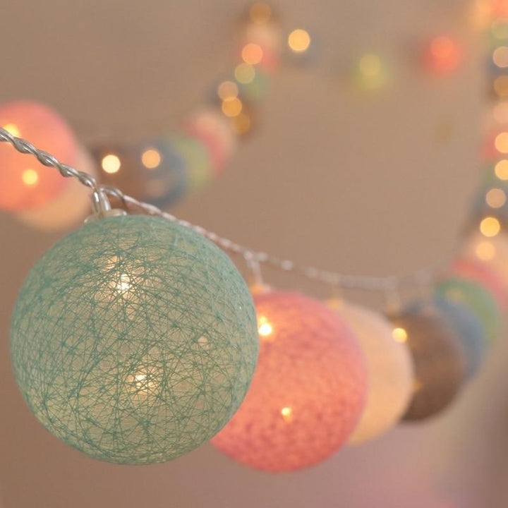 Stornfield | Guirlande lumineuse en boules de coton LED