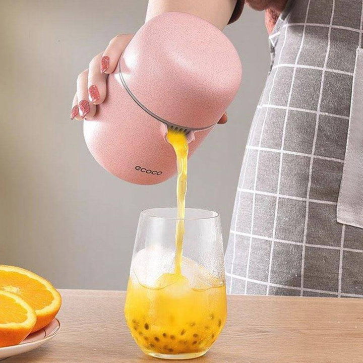 Stornfield | Simple Portable Mini Pastel Juicer
