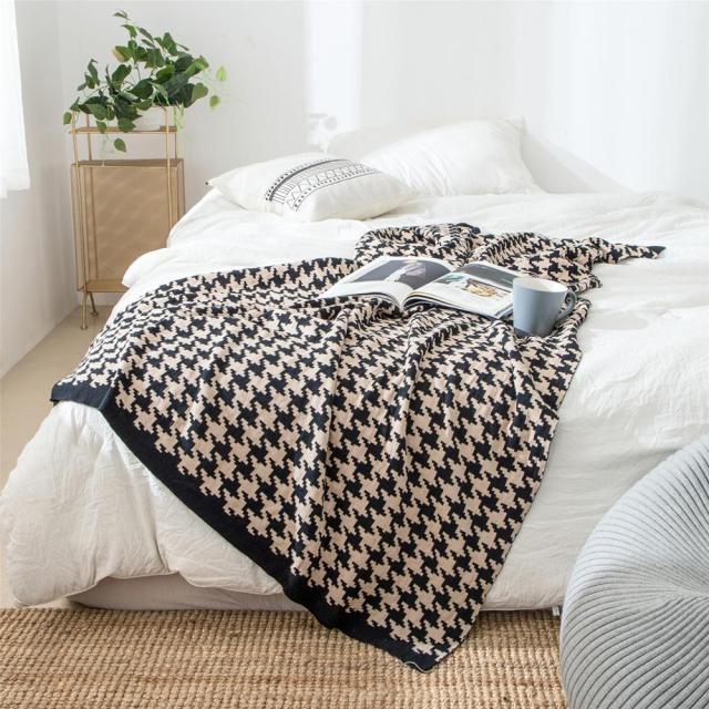 Stornfield | PlaidLuxe Houndstooth Blanket | Checkered Design | Soft & Comfortable | Various Sizes
