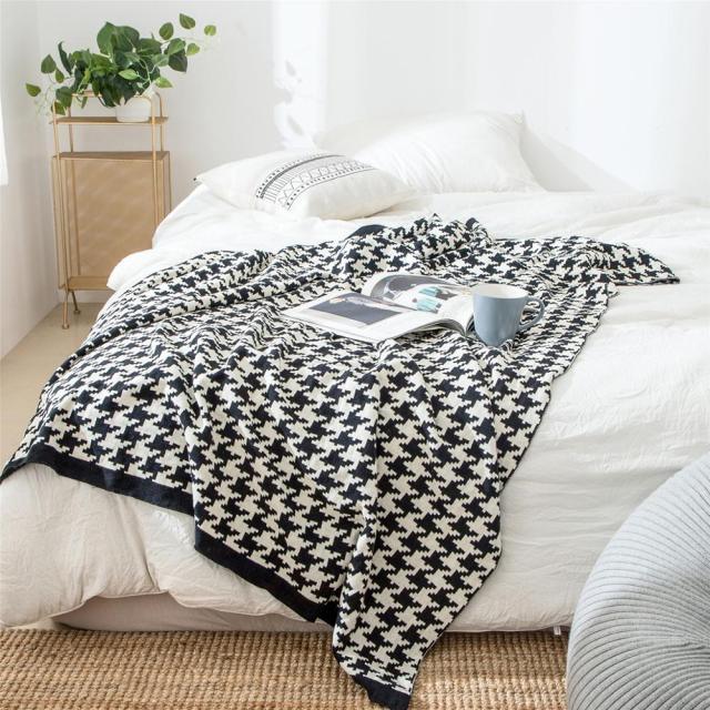 Stornfield | PlaidLuxe Houndstooth Blanket | Checkered Design | Soft & Comfortable | Various Sizes