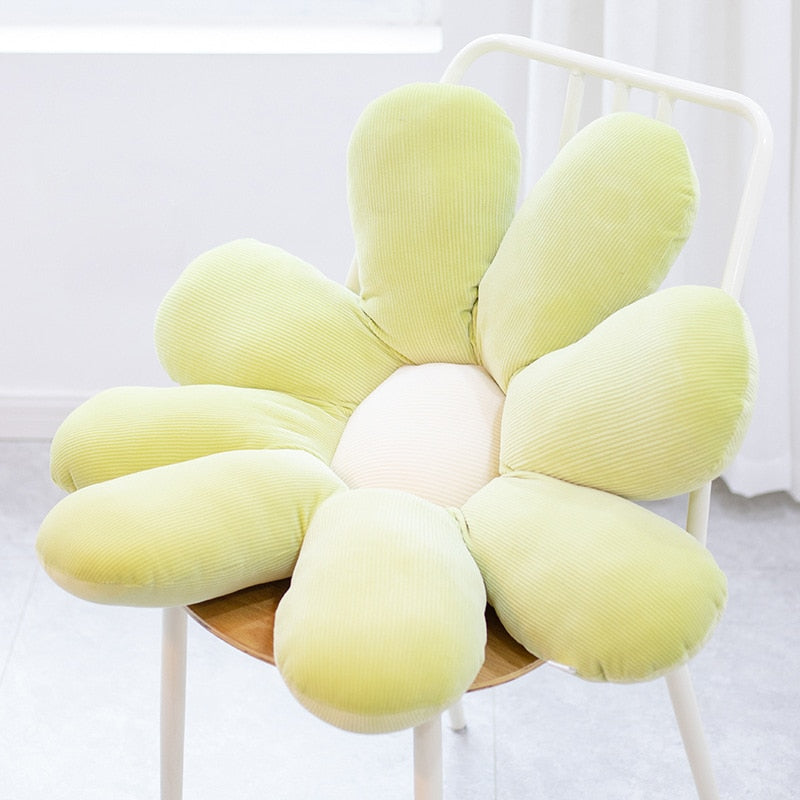 Fluffy Daisy Cushion | Stornfield
