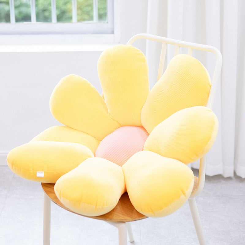 Fluffy Daisy Cushion | Stornfield