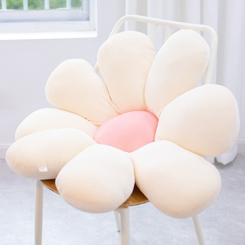 Fluffy Daisy Cushion | Stornfield