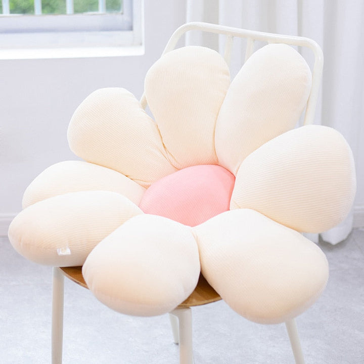 Fluffy Daisy Cushion | Stornfield