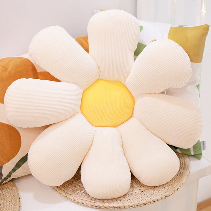 Fluffy Daisy Cushion | Stornfield