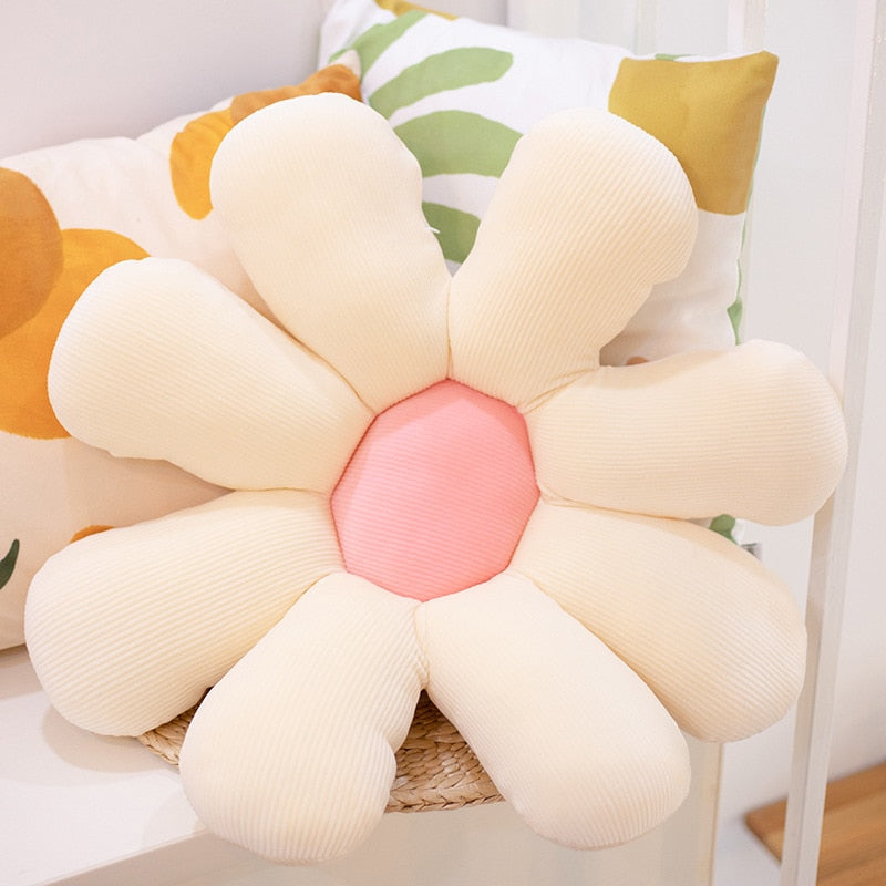Fluffy Daisy Cushion | Stornfield