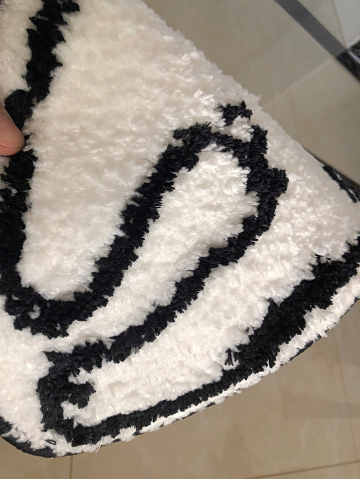 Black and white cat bath mat | Stornfield