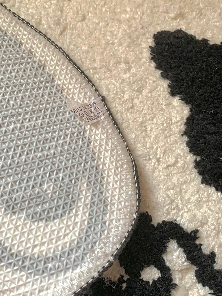 Black and white cat bath mat | Stornfield